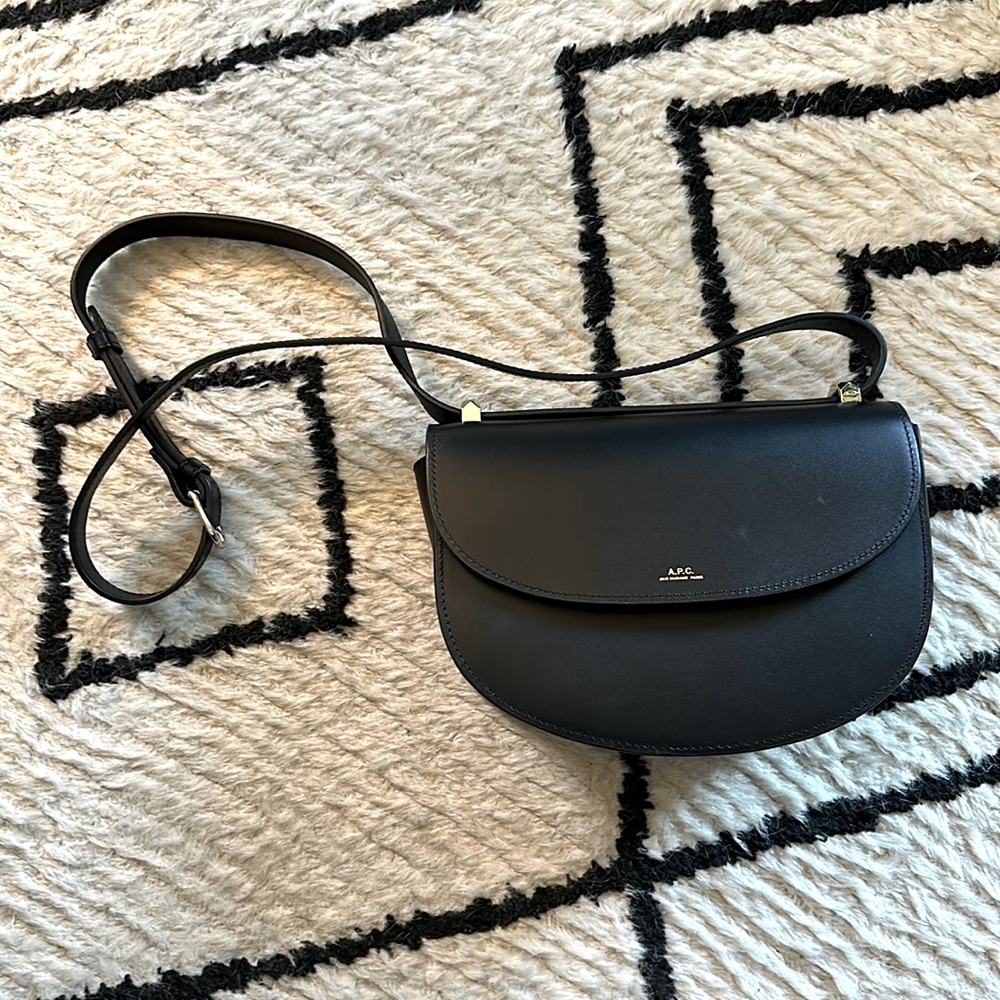 APC Demi lune Geneve crossbody bag - black